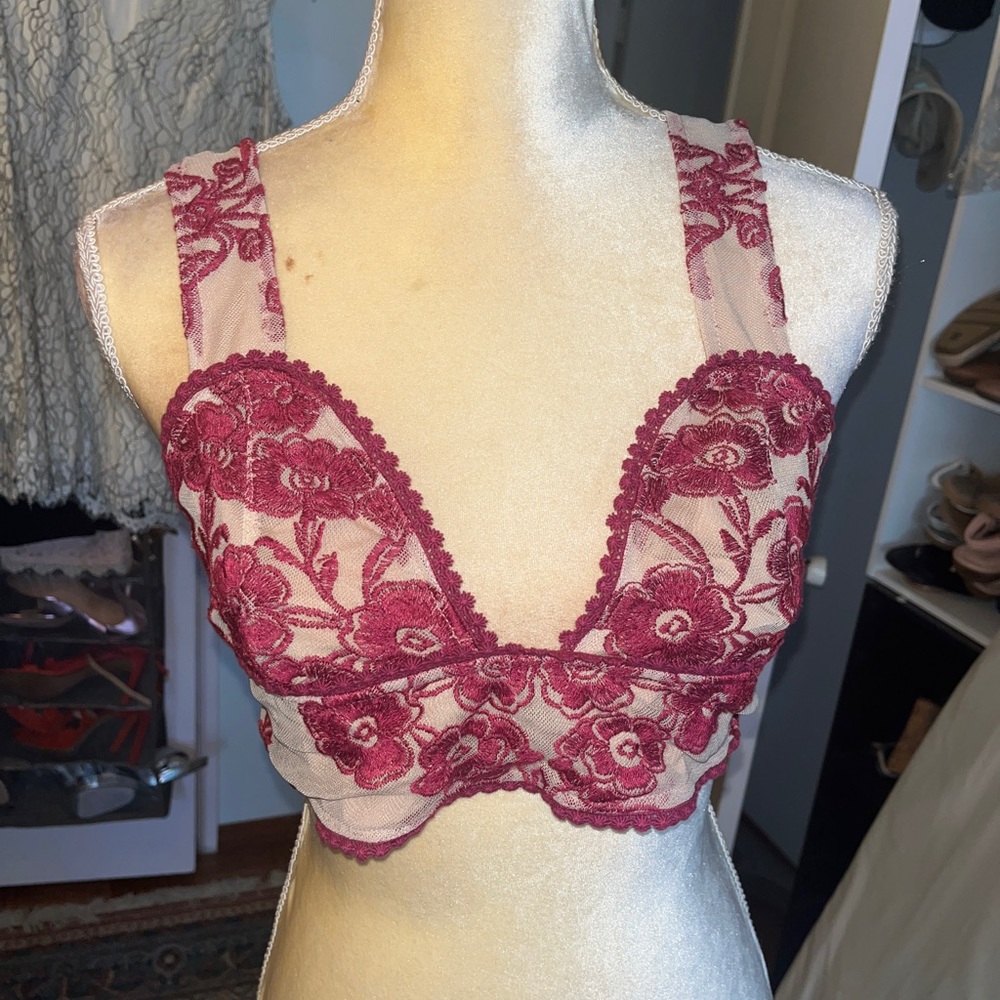 FLL tie back embroidered top